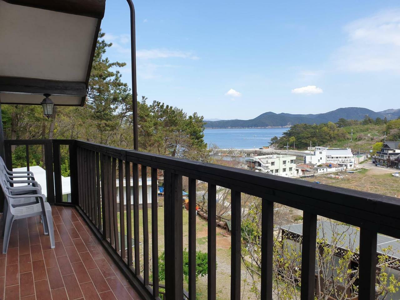 Tongyeong Yehyang Pension Exterior foto